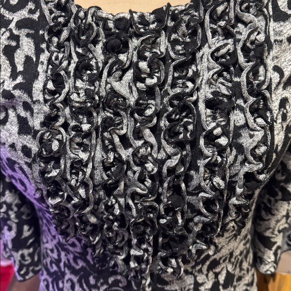 Chris McLaughlin Black & Gray Scroll Print Ruffle Front Dress | 10P Petite - Picture 3 of 9